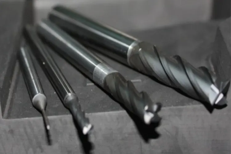 Gaano katatag ang carbon fiber milling cutter?